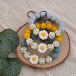 Prairie Daisy Keychain Wristlet